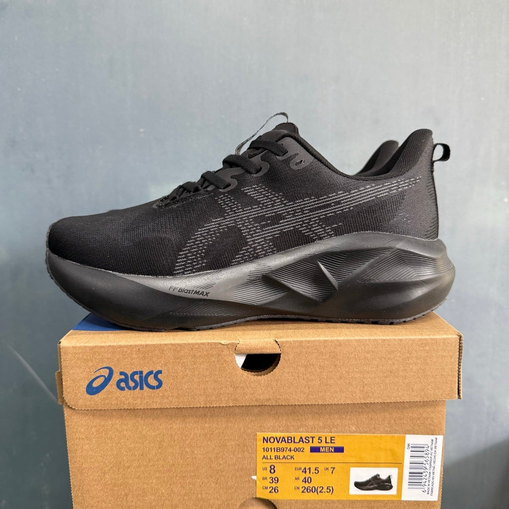 ASICS NOVABLAST 5 LE Running Shoes in Black - product image from the listing.