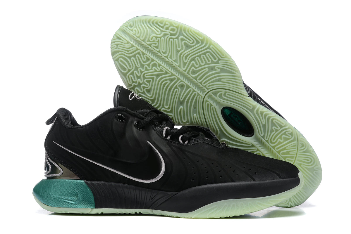Nike 870 Basketball Footwear - product image from the listing.