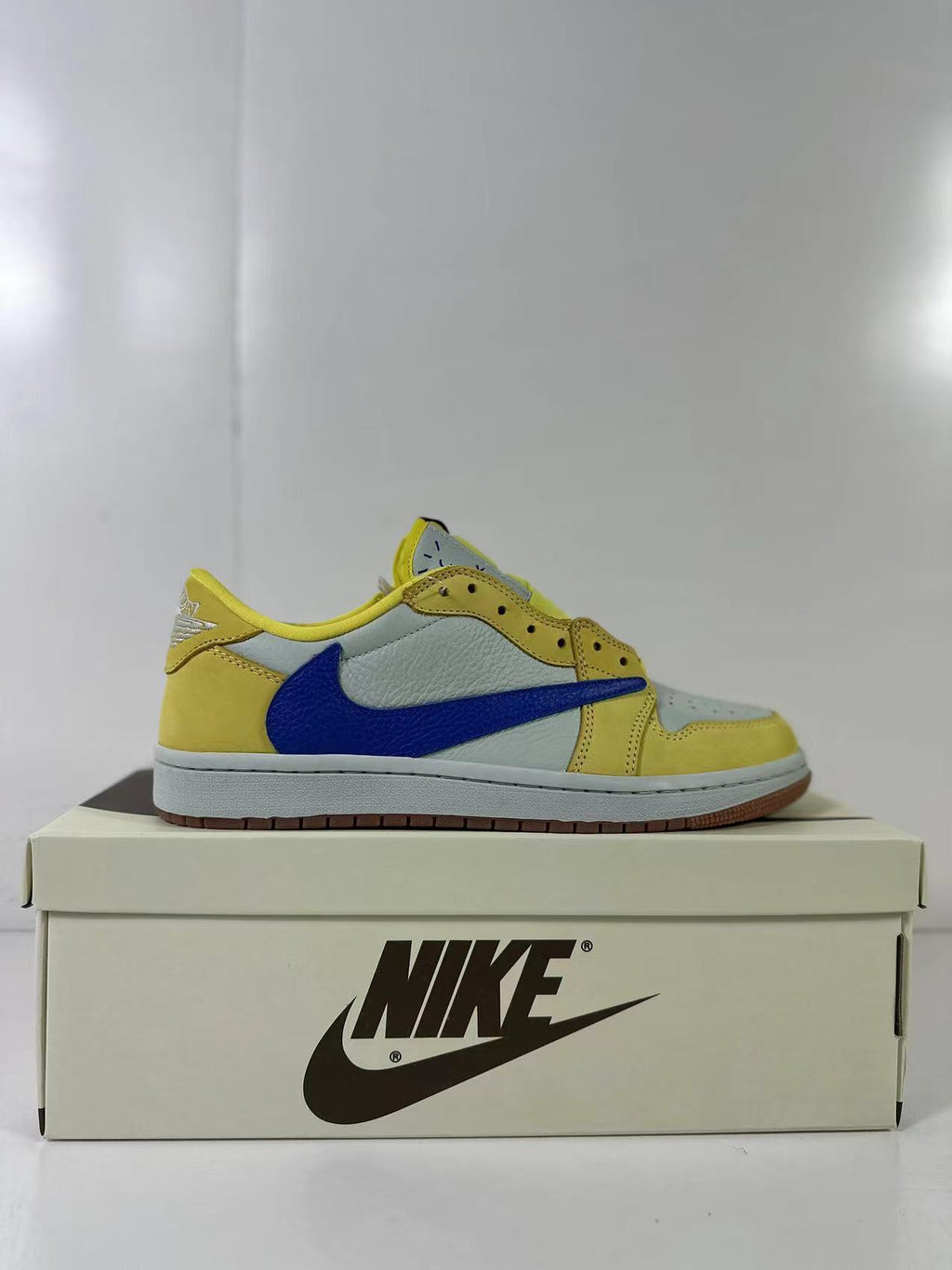 Nike Air Jordan 1 Low in Canary DZ4137-700 - product image from the listing.