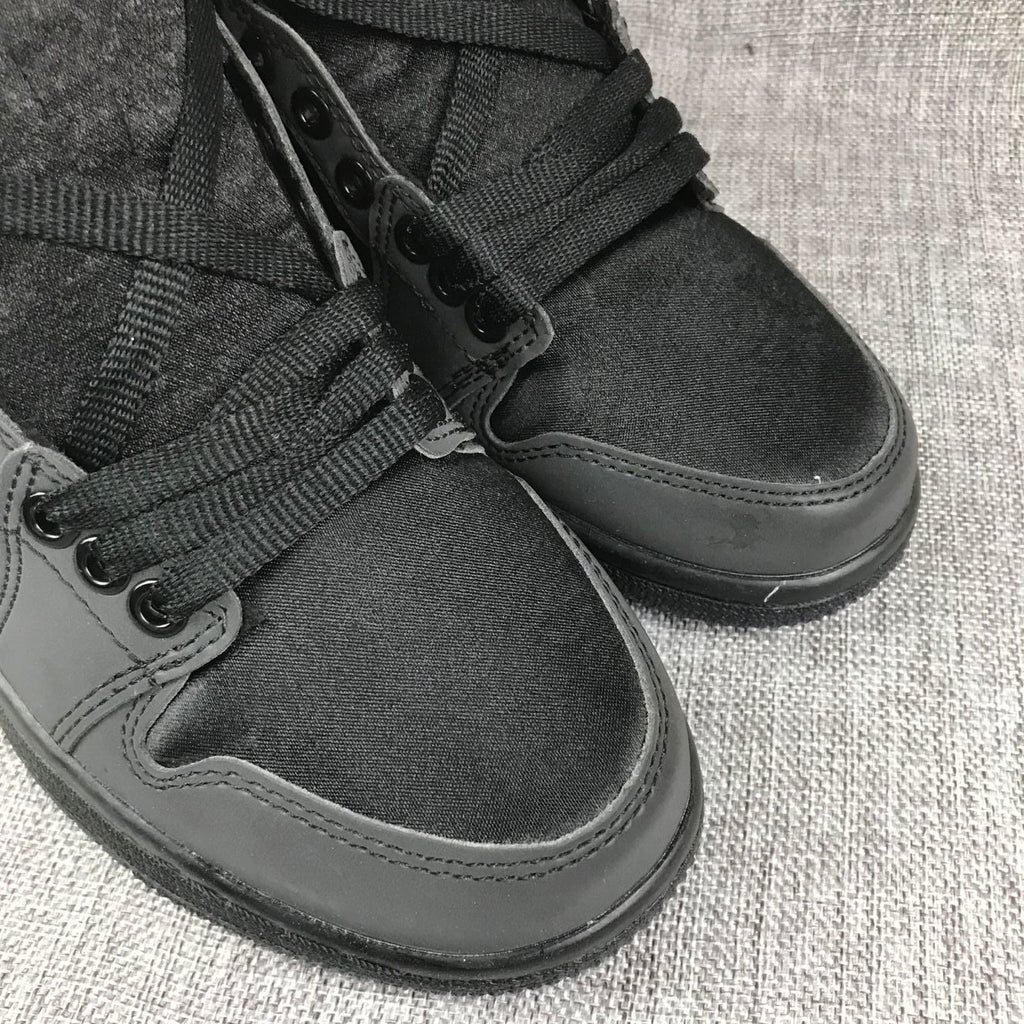 Black Rose Sneakers - Air Jordan 1 Retro High - product image from the listing.