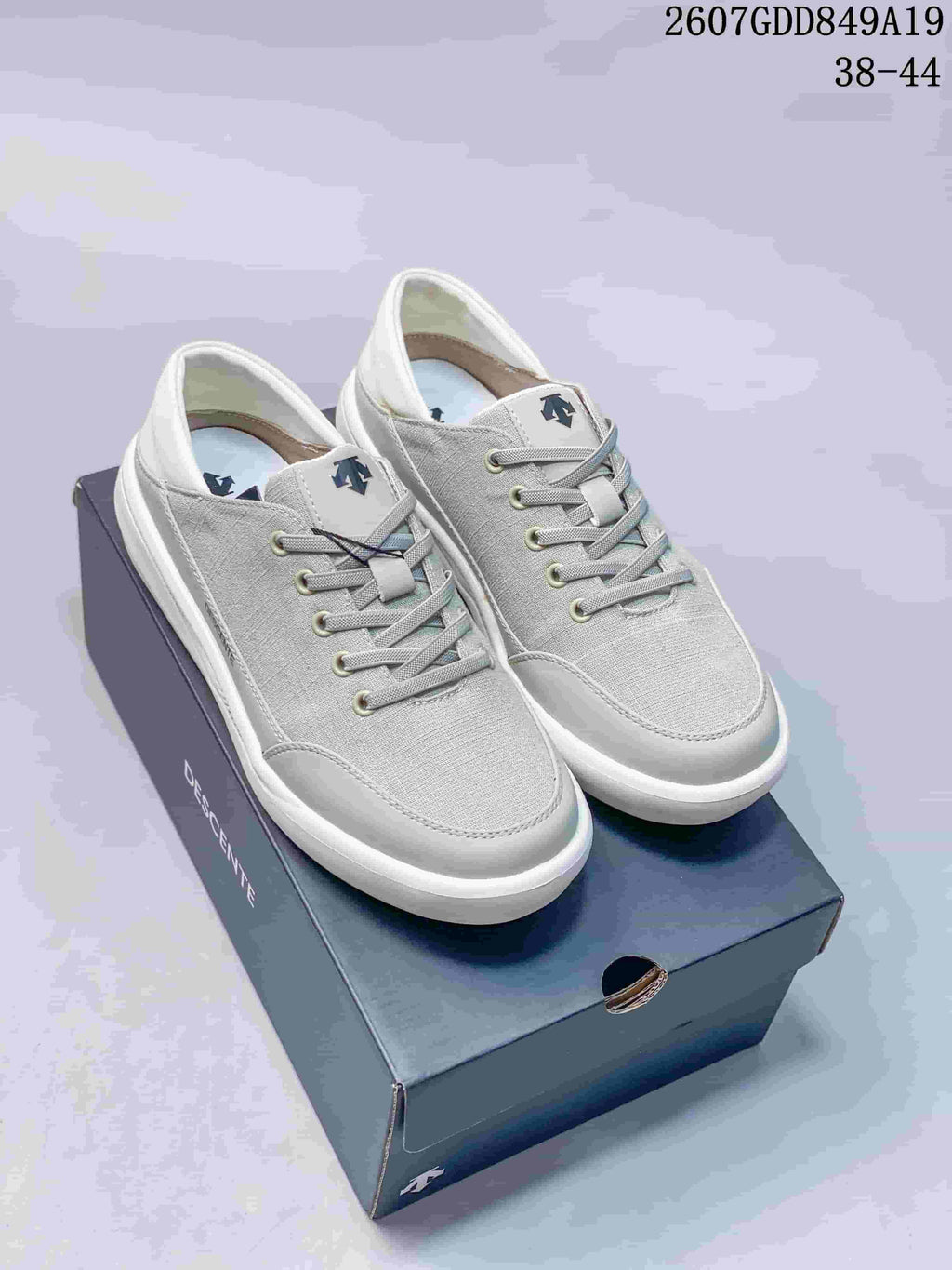 White and Gray Descente 2607GDD849A19 Low-Top Sneakers - product image from the listing.