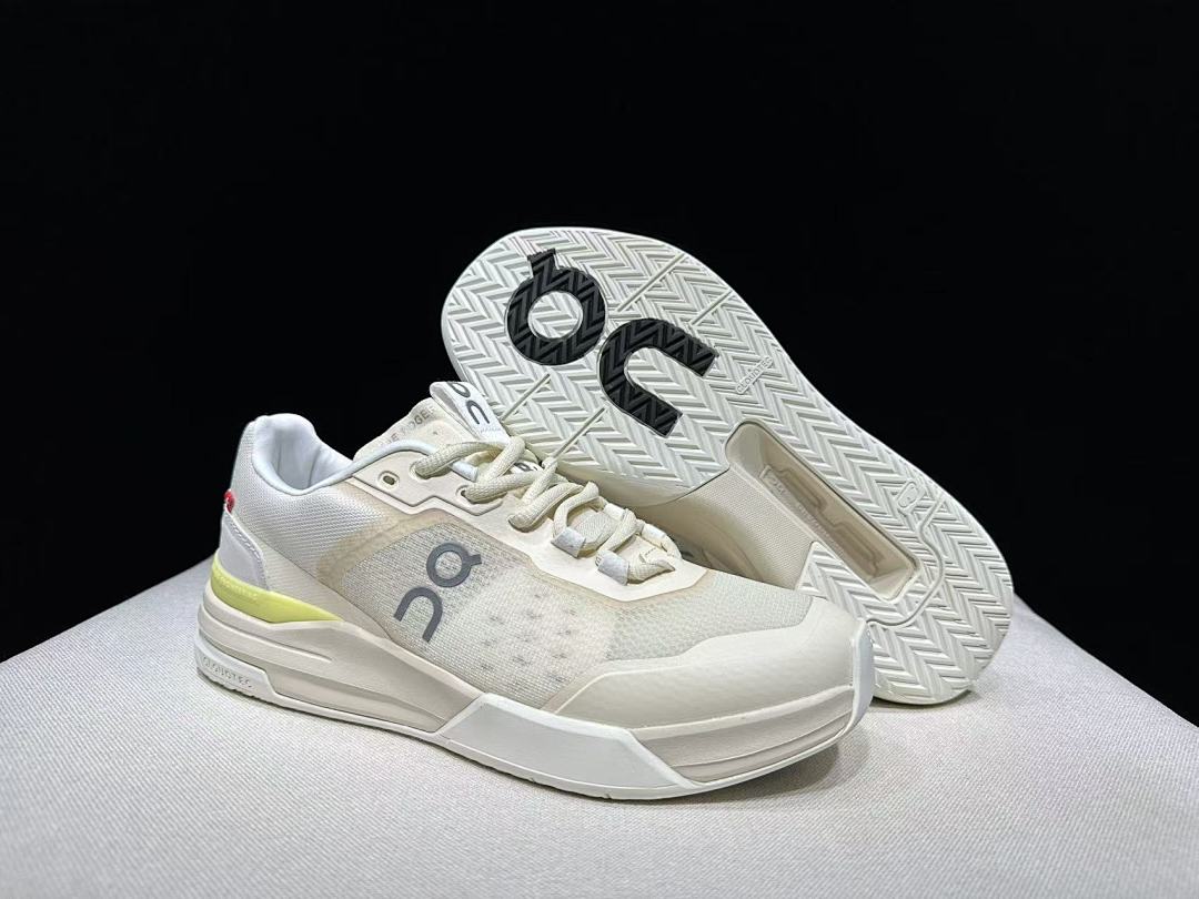 On The Roger Advantage Pro Tennis Sneakers in Cream - product image from the listing.