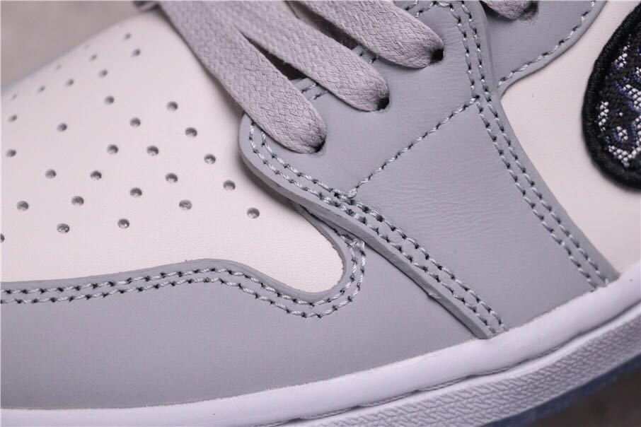 Jordan Dior x Air Jordan 1 Low in Grey White Black CN8608-002 - product image from the listing.