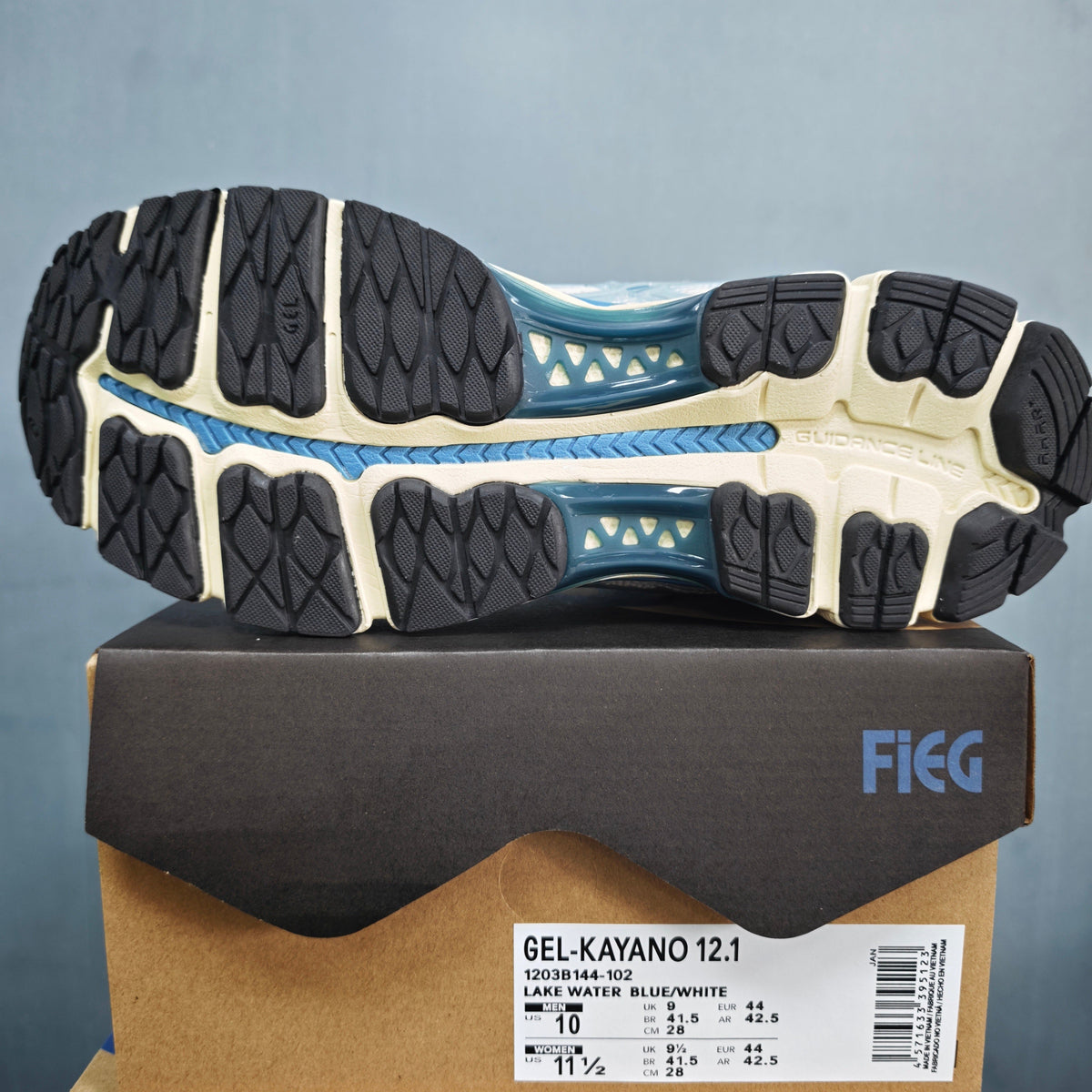 Nike Zoom Vomero 5 Lake Water Sneakers in Blue White - product image from the listing.