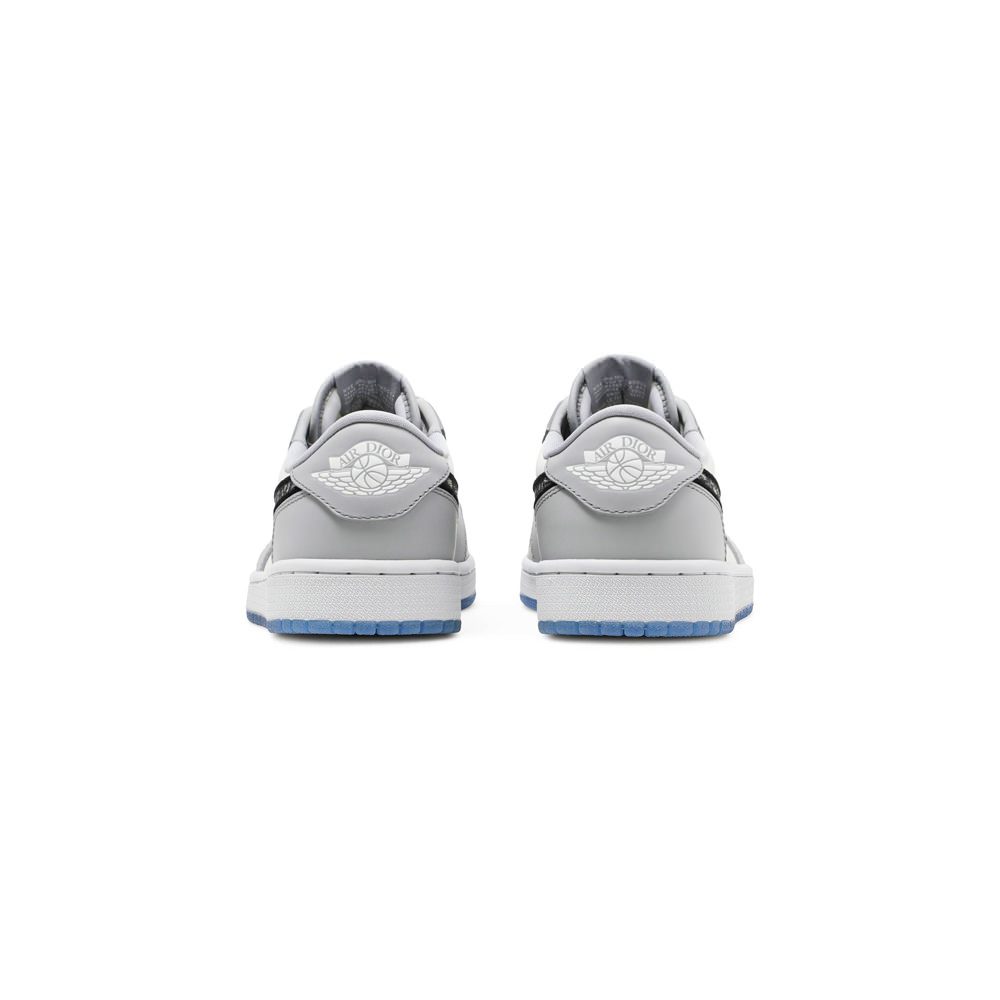 Low - Jordan 1 Retro - product photo shown in the listing for this item.