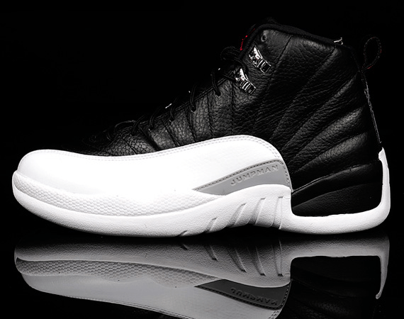 Playoffs - Jordan 12 Retro - product image from the listing.