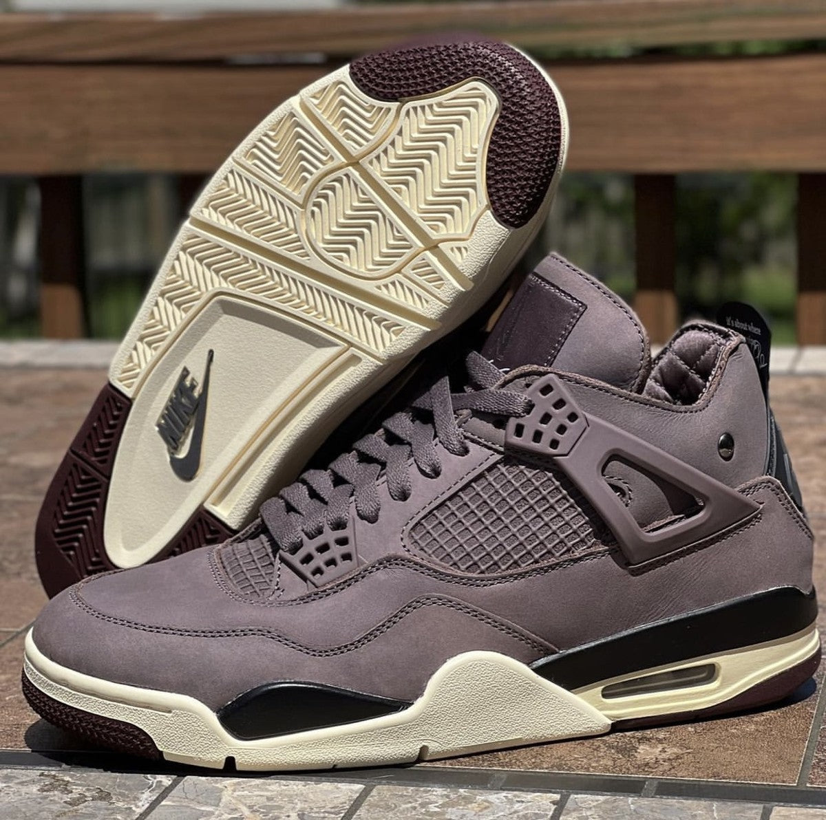 A Ma Mani??re Violet Ore - Jordan 4 Retro - product image from the listing.