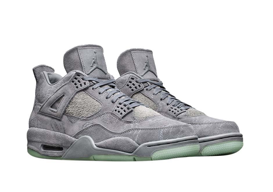x KAWS Gray - Jordan 4 930155 - product image from the listing.