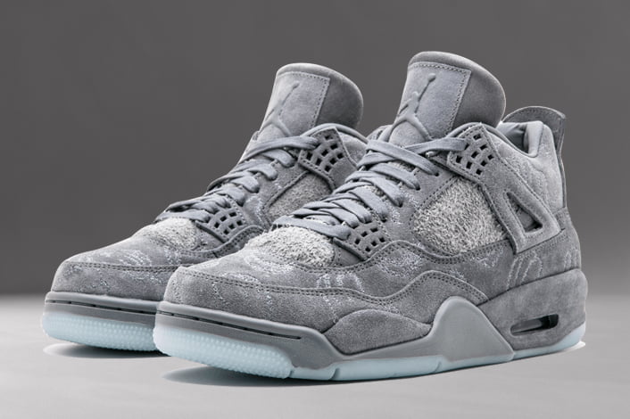 x KAWS Gray - Jordan 4 930155 - product image from the listing.