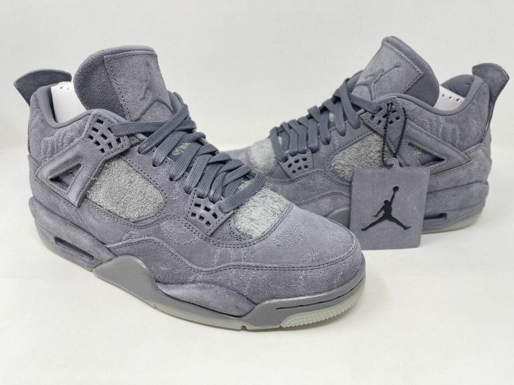 x KAWS Gray - Jordan 4 930155 - product image from the listing.