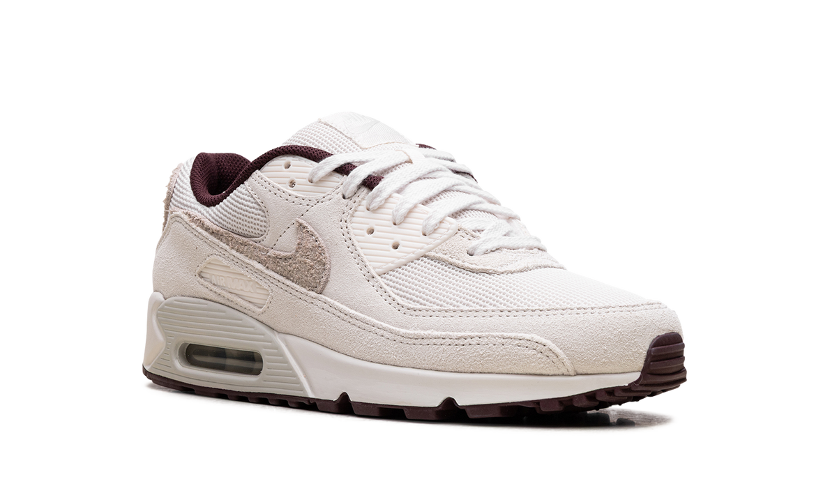 "Sail Burgundy Crush" Air Max 90 PRM HQ1712 001 - product image from the listing.
