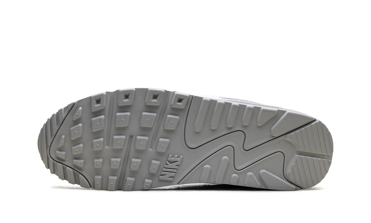 "Jewel Light Smoke Grey" Air Max 90 FN8005 100 - product image from the listing.