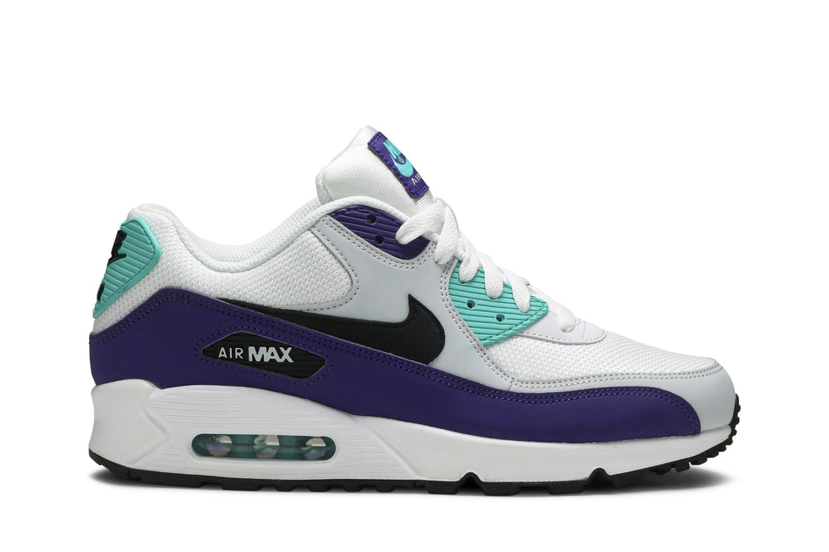 Nike Air Max 90 Essential in Jade - product image from the listing.