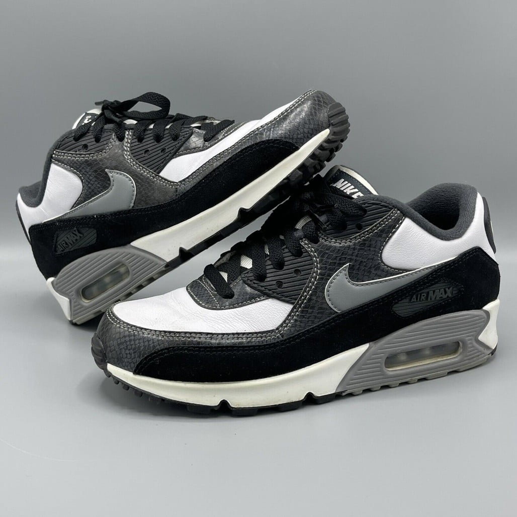 Python - Nike Air Max 90 Retro - product image from the listing.