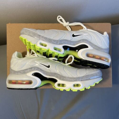 Reflective Logo - Nike Air Max Plus - product image from the listing.