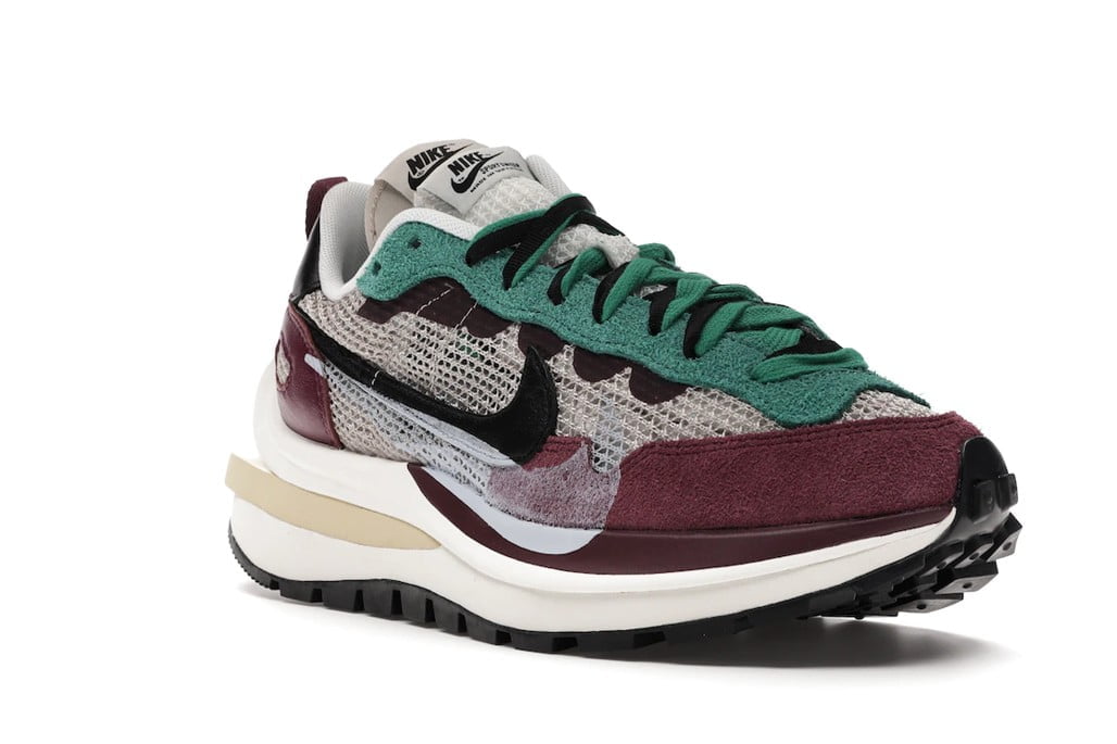 Nike Vaporwaffle sacai Villain Red Neptune in Green - product image from the listing.