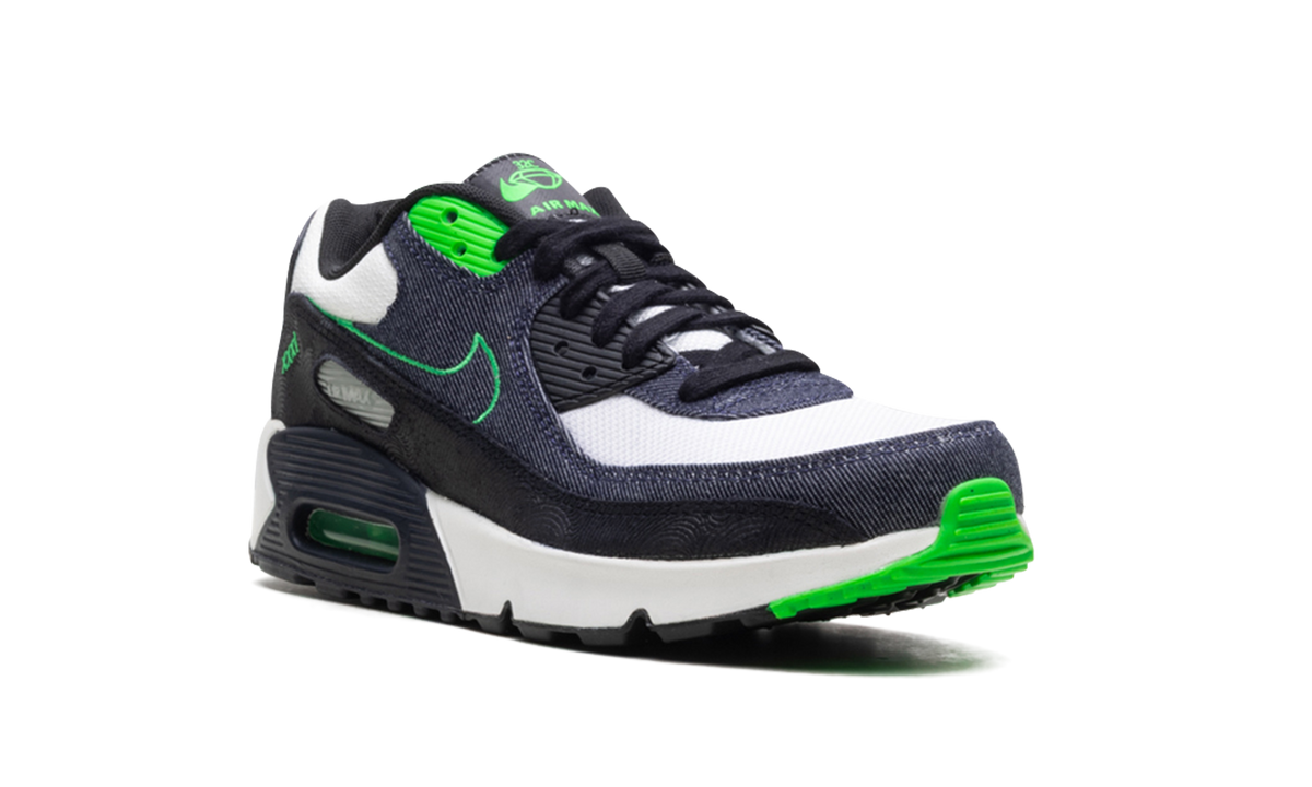 "Scream Green" AIR MAX 90 LTR SE GS DN4376 001 - product image from the listing.