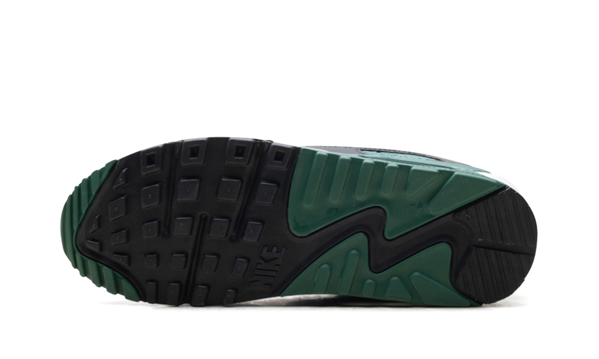 "Evergreen Aura" Air Max 90 DM0029 116 - product image from the listing.