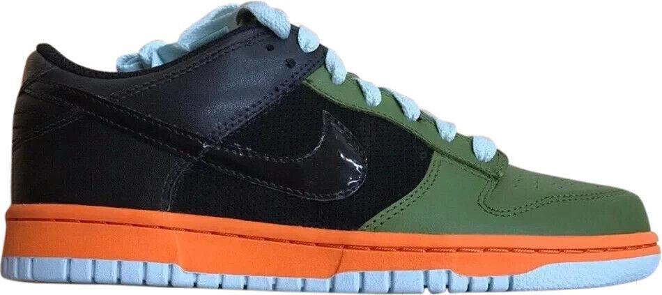 Women's Nike Dunk Low Size Size 8 Mandarin Orange Black Green 317813-301 - product image from the listing.