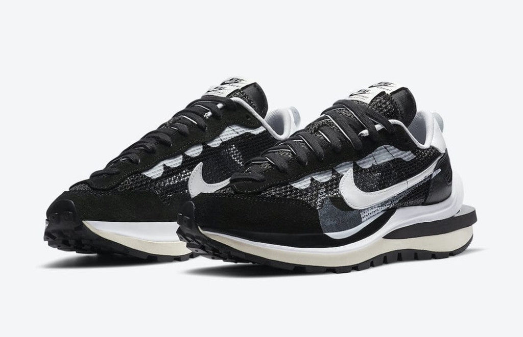 Sacai x Nike Vaporwaffle in Black White - product image from the listing.