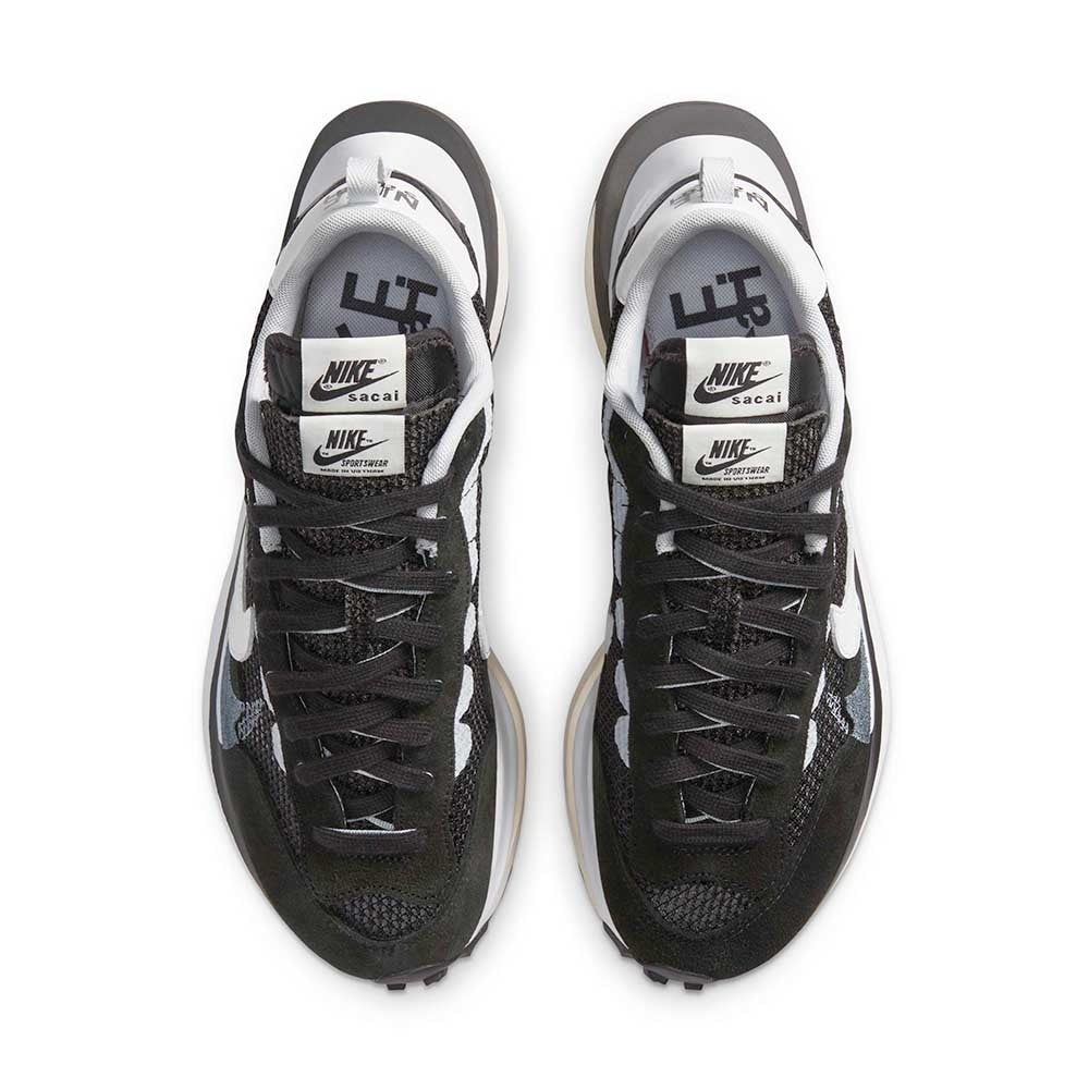 Sacai x Nike Vaporwaffle in Black White - product image from the listing.