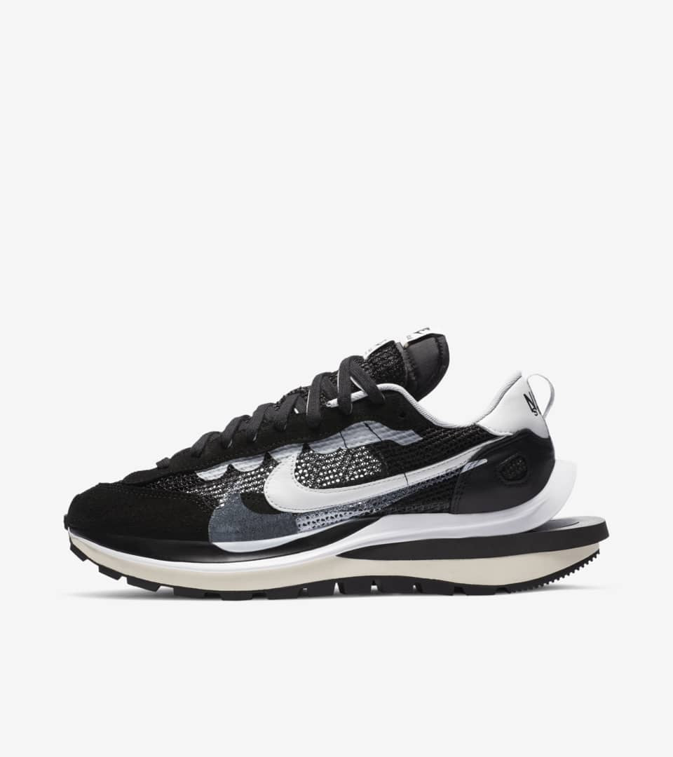 Sacai x Nike Vaporwaffle in Black White - product image from the listing.