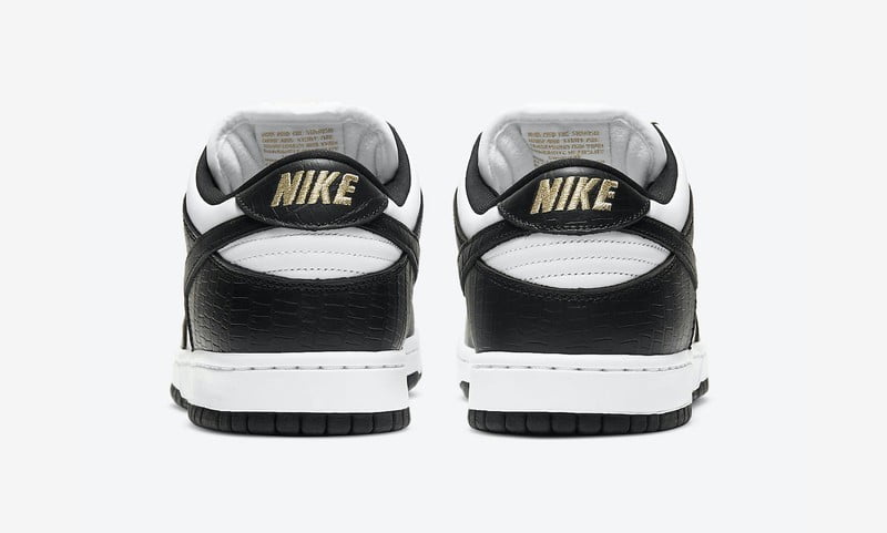 Supreme x Nike SB Dunk Low Stars in Black - product image from the listing.